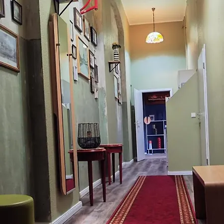 1号膳食公寓酒店